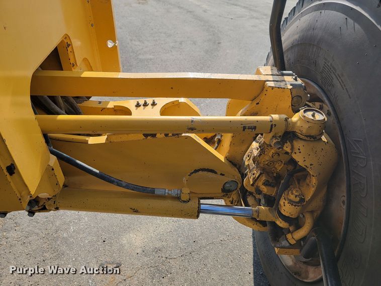 image for item JC9618 2015 John Deere 772GP  motor grader