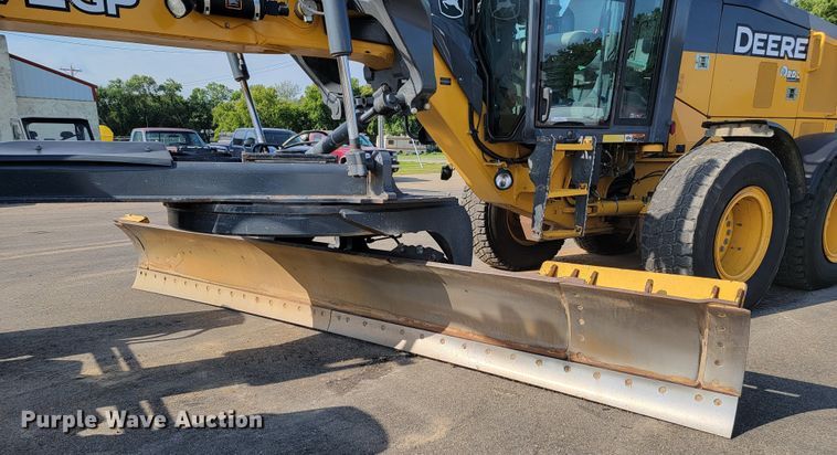 image for item JC9618 2015 John Deere 772GP  motor grader