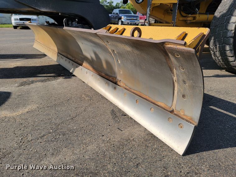 image for item JC9618 2015 John Deere 772GP  motor grader