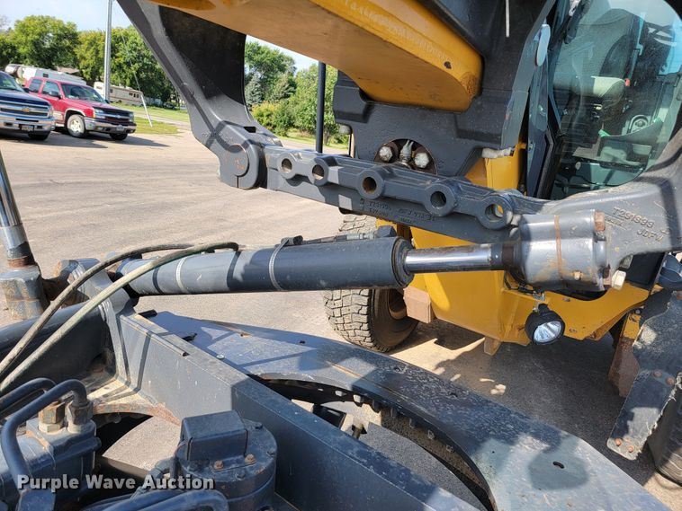 image for item JC9618 2015 John Deere 772GP  motor grader