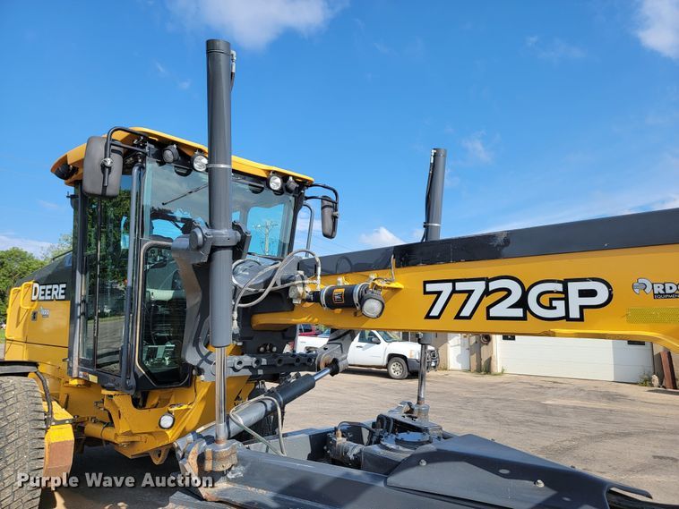 image for item JC9618 2015 John Deere 772GP  motor grader