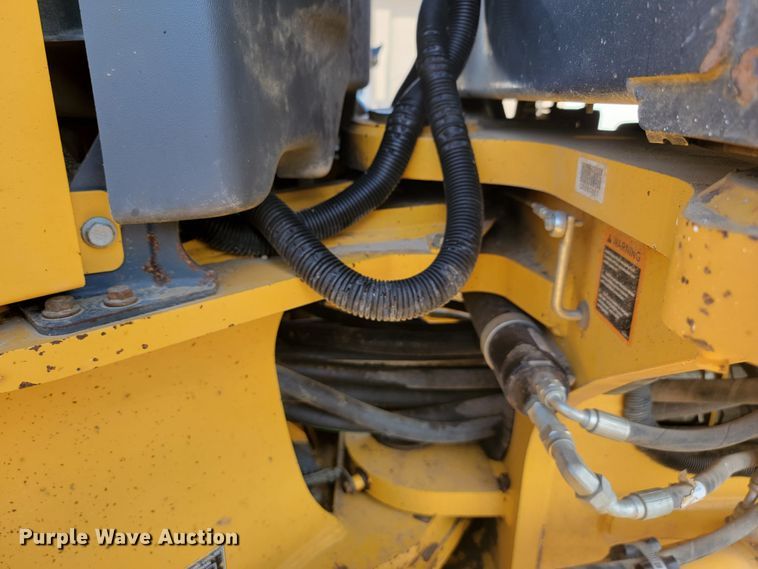 image for item JC9618 2015 John Deere 772GP  motor grader