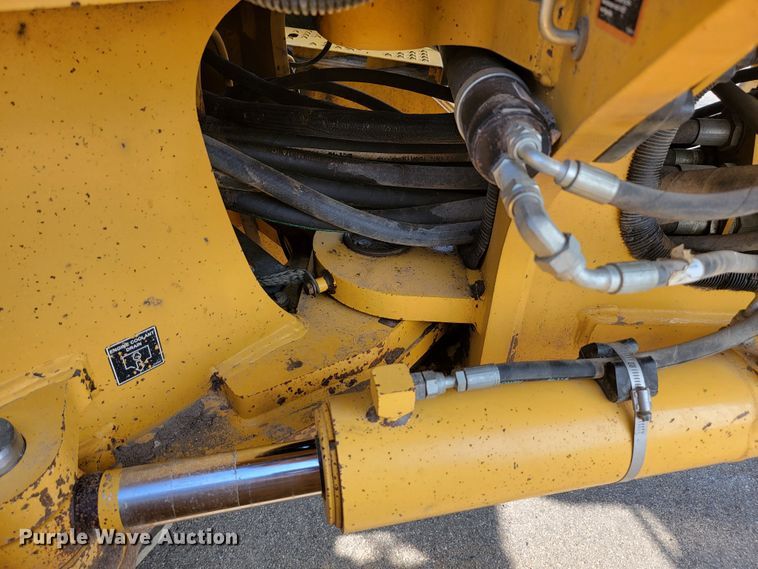 image for item JC9618 2015 John Deere 772GP  motor grader