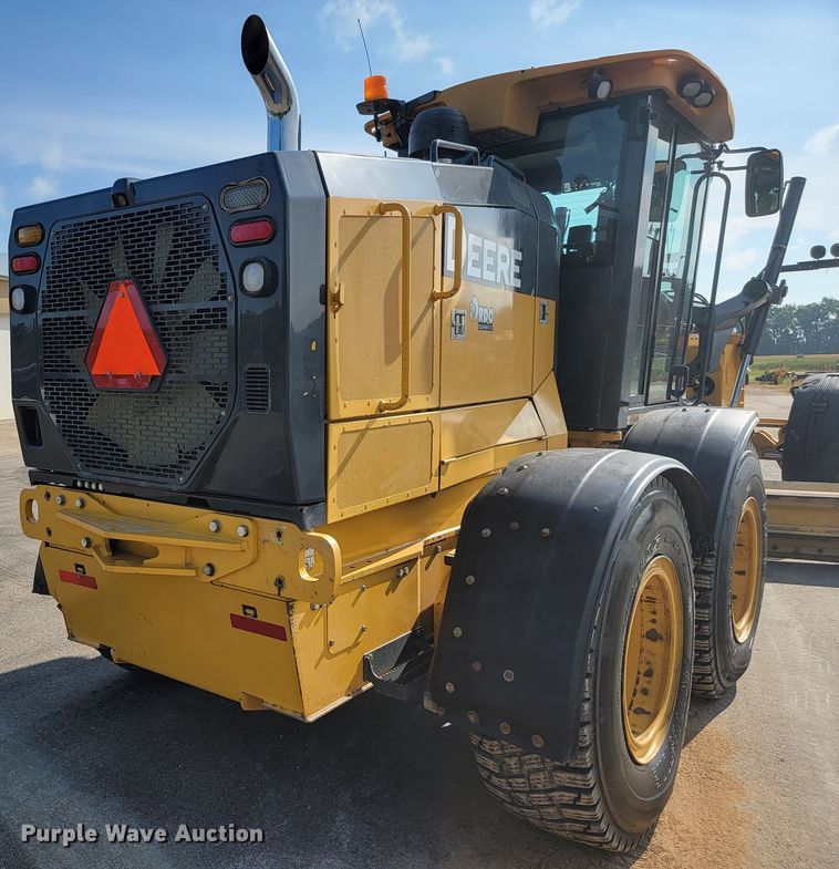 image for item JC9618 2015 John Deere 772GP  motor grader