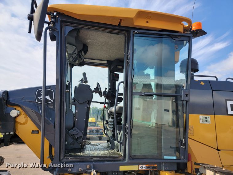 image for item JC9618 2015 John Deere 772GP  motor grader