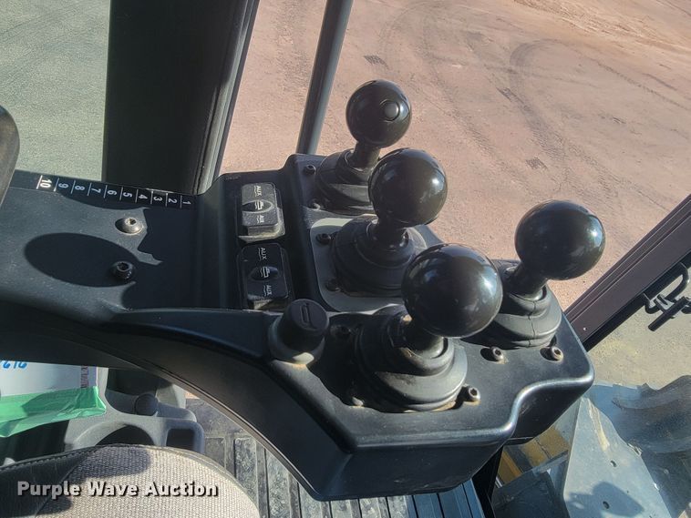 image for item JC9618 2015 John Deere 772GP  motor grader