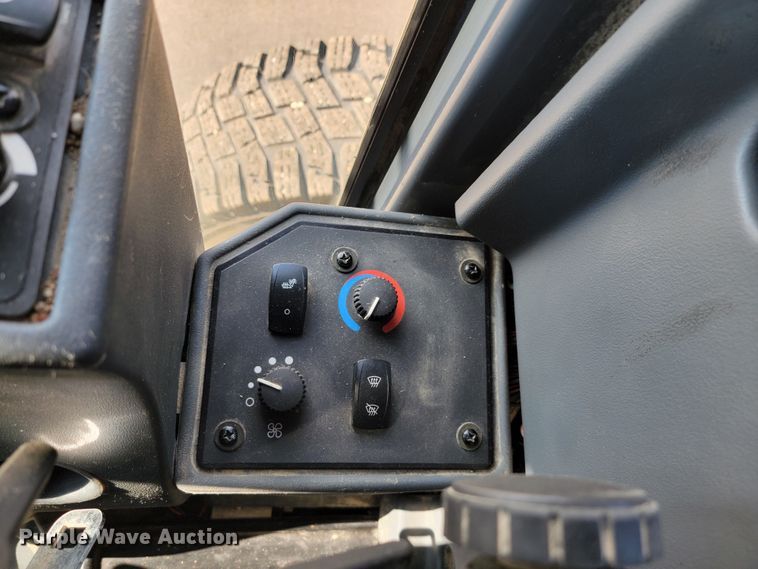 image for item JC9618 2015 John Deere 772GP  motor grader