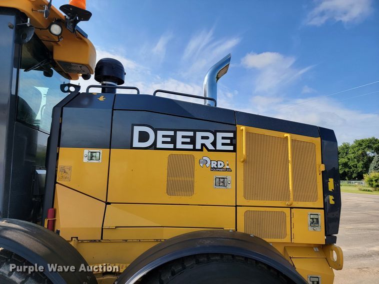 image for item JC9618 2015 John Deere 772GP  motor grader