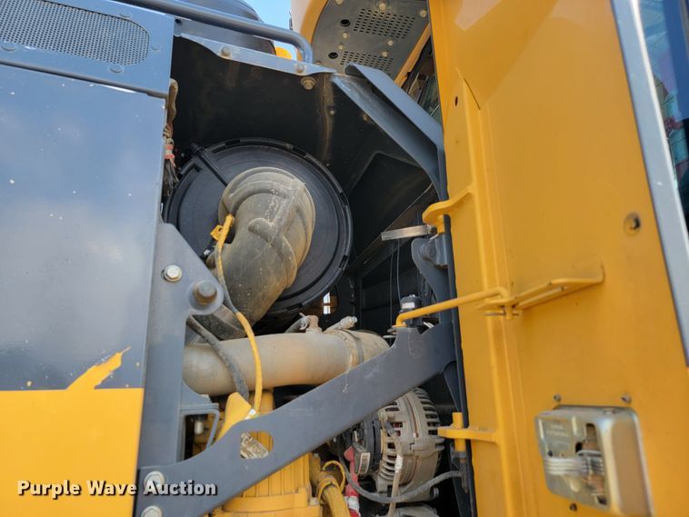 image for item JC9618 2015 John Deere 772GP  motor grader