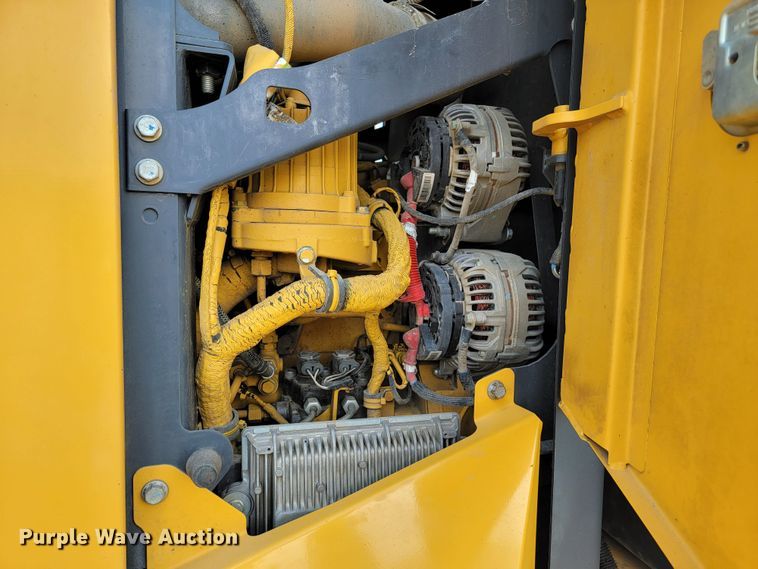 image for item JC9618 2015 John Deere 772GP  motor grader