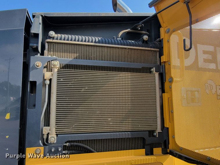 image for item JC9618 2015 John Deere 772GP  motor grader