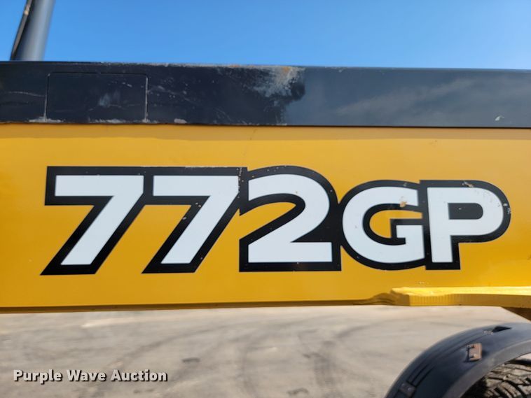image for item JC9618 2015 John Deere 772GP  motor grader