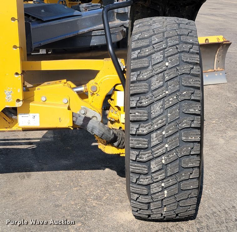 image for item JC9618 2015 John Deere 772GP  motor grader