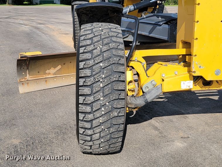 image for item JC9618 2015 John Deere 772GP  motor grader