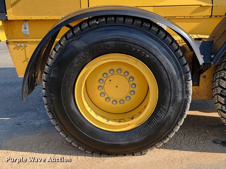 image for item JC9618 2015 John Deere 772GP  motor grader