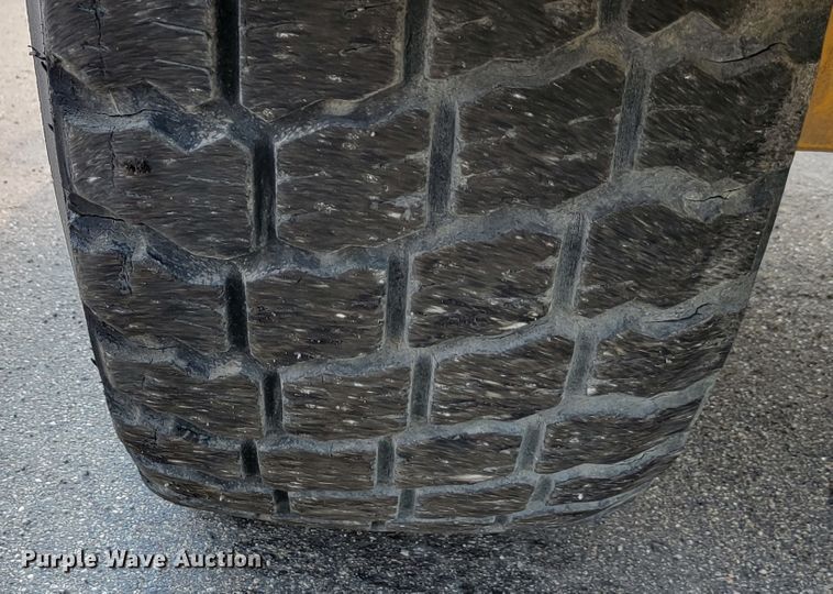 image for item JC9618 2015 John Deere 772GP  motor grader