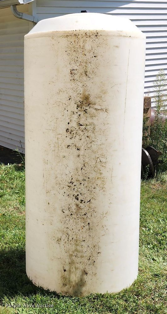 image for item KH9323 (2) poly tanks