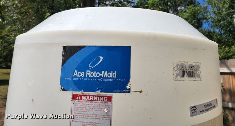 image for item KH9323 (2) poly tanks