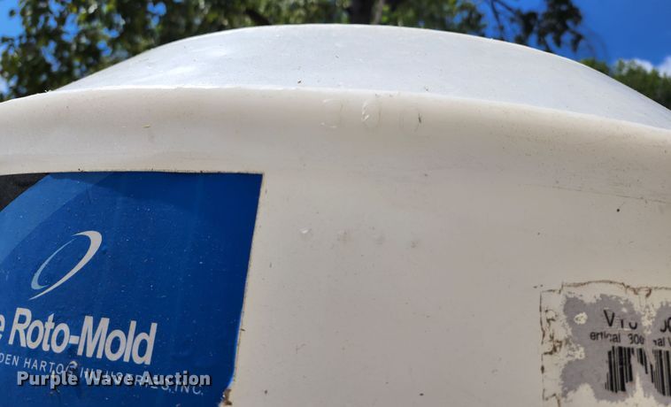 image for item KH9323 (2) poly tanks