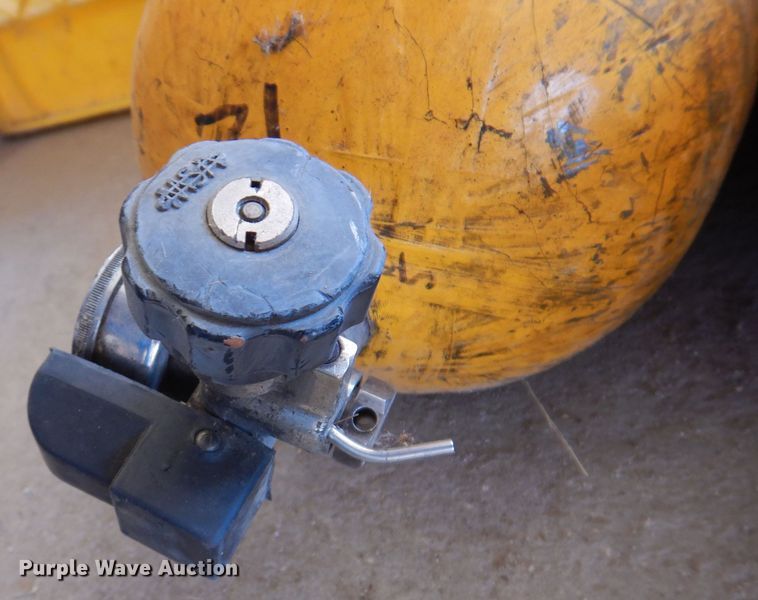 image for item KP9268 (12) Scott Air-Pak tanks