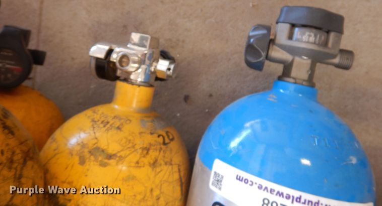 image for item KP9268 (12) Scott Air-Pak tanks