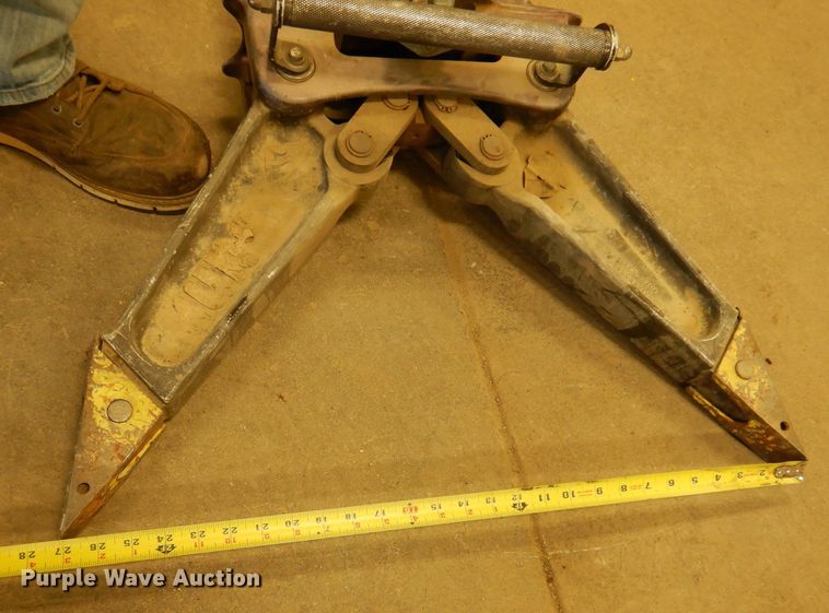 image for item KP9275 Hurst  spreader