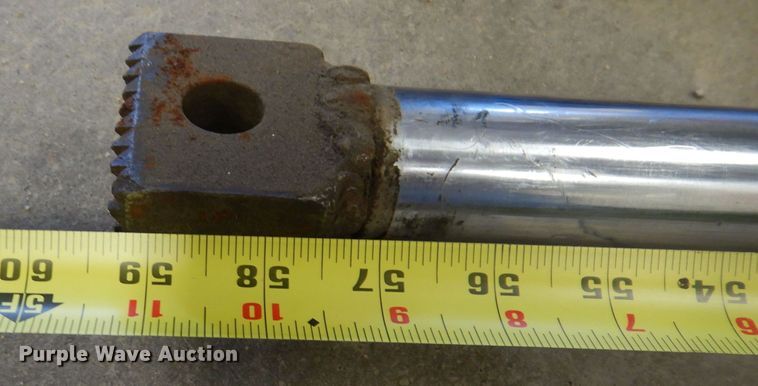 image for item KP9285 (2) hydraulic rams