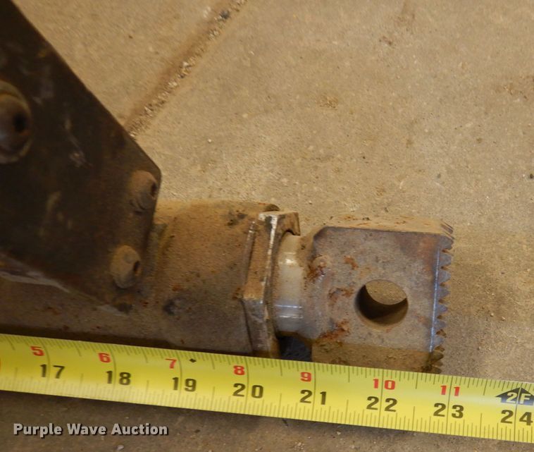 image for item KP9285 (2) hydraulic rams