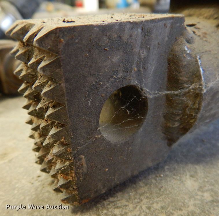 image for item KP9285 (2) hydraulic rams