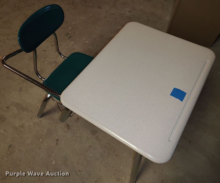 image for item LK9200 Approximately (80) desk/chairs