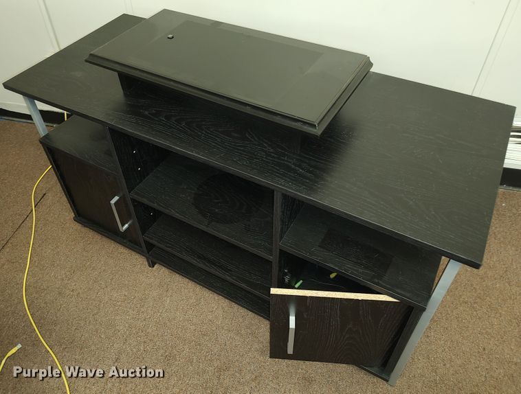 image for item LK9204 Assorted furniture