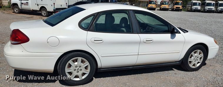 image for item LK9239 2007 Ford Taurus