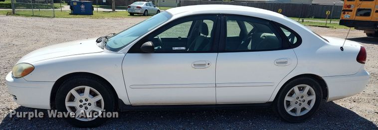 image for item LK9239 2007 Ford Taurus