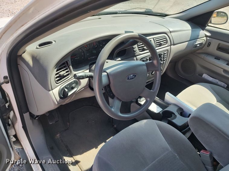 image for item LK9239 2007 Ford Taurus