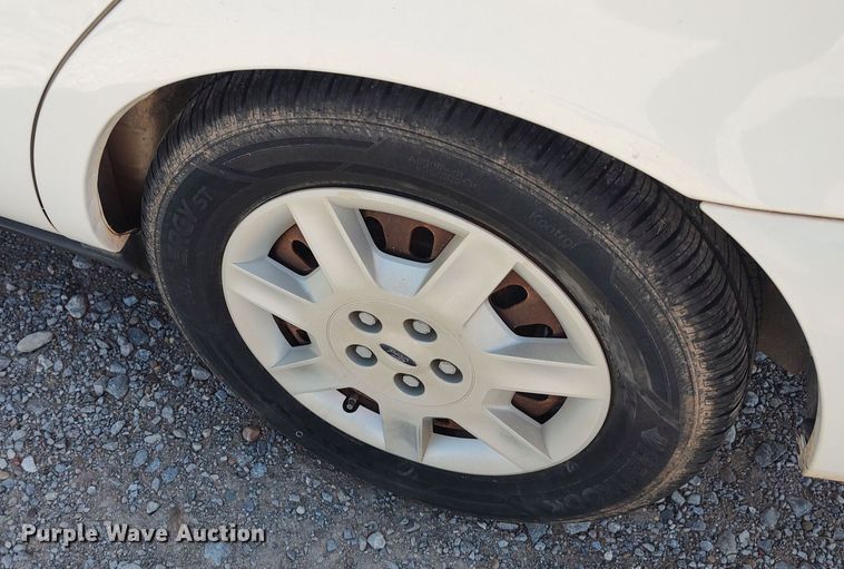 image for item LK9239 2007 Ford Taurus