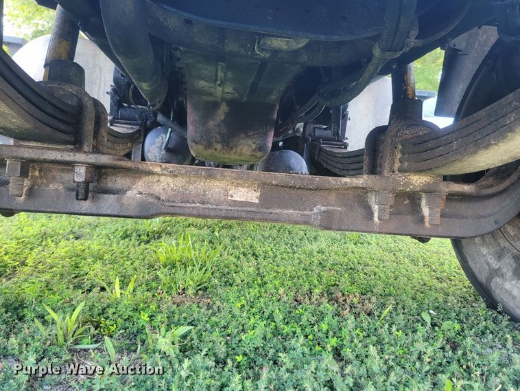 image for item LM9721 2005 International 5900i  semi truck