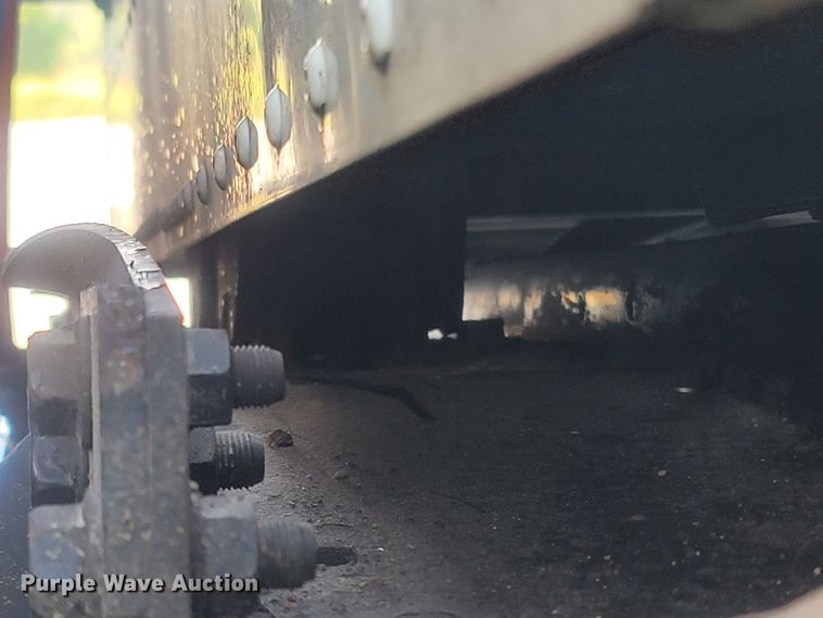 image for item LM9721 2005 International 5900i  semi truck