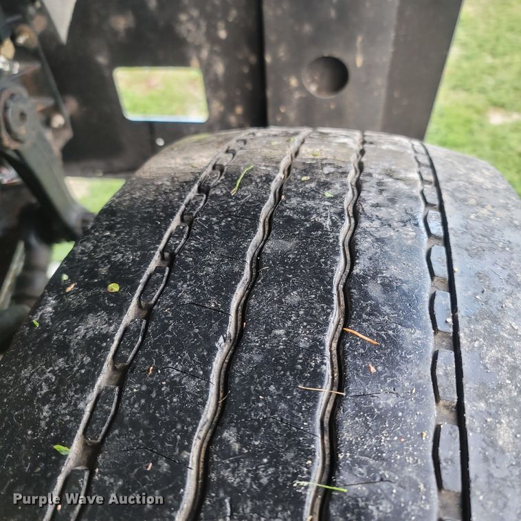 image for item LM9721 2005 International 5900i  semi truck