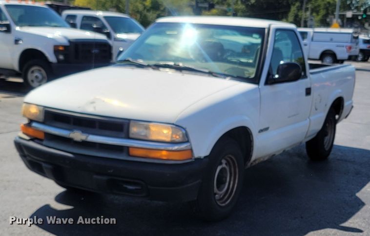 image for item LM9751 1998 Chevrolet S10  pickup truck