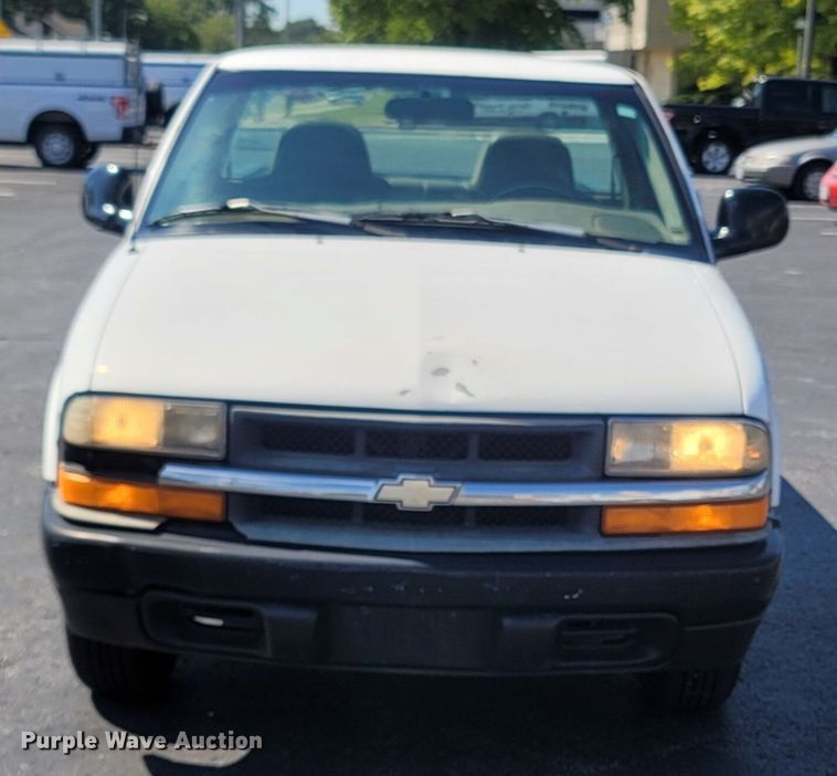 image for item LM9751 1998 Chevrolet S10  pickup truck