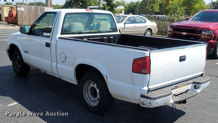 image for item LM9751 1998 Chevrolet S10  pickup truck