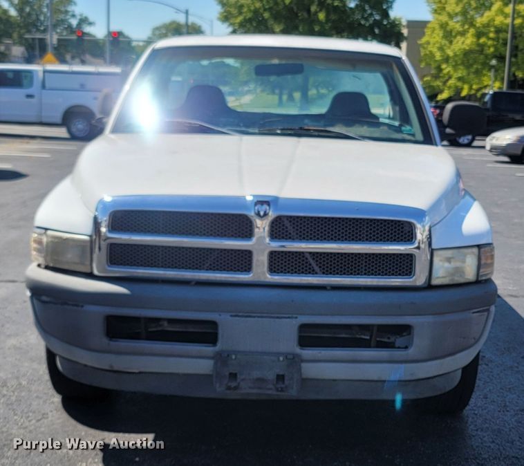 image for item LM9752 2000 Dodge Ram 1500  pickup truck