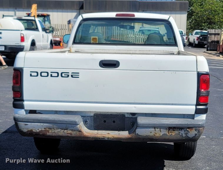 image for item LM9752 2000 Dodge Ram 1500  pickup truck