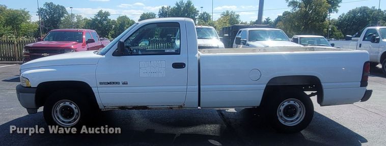 image for item LM9752 2000 Dodge Ram 1500  pickup truck