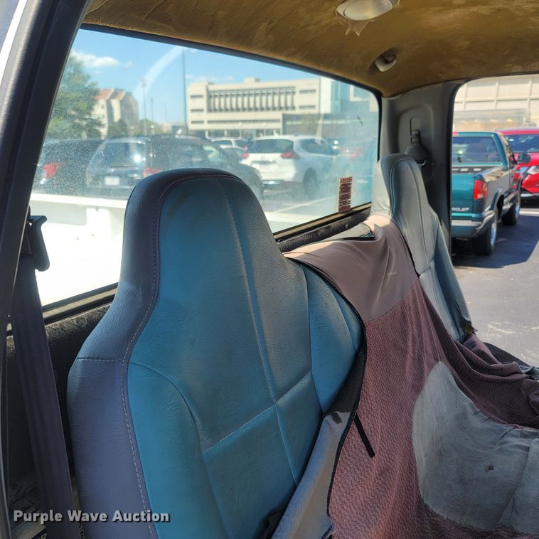 image for item LM9752 2000 Dodge Ram 1500  pickup truck