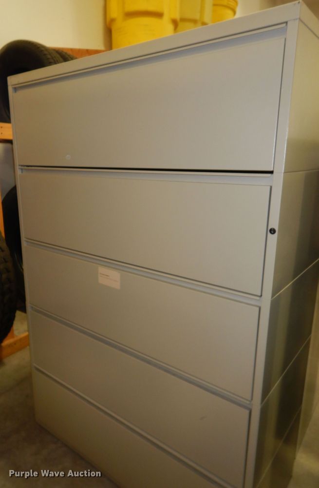 image for item LR9947 (5) file cabinets