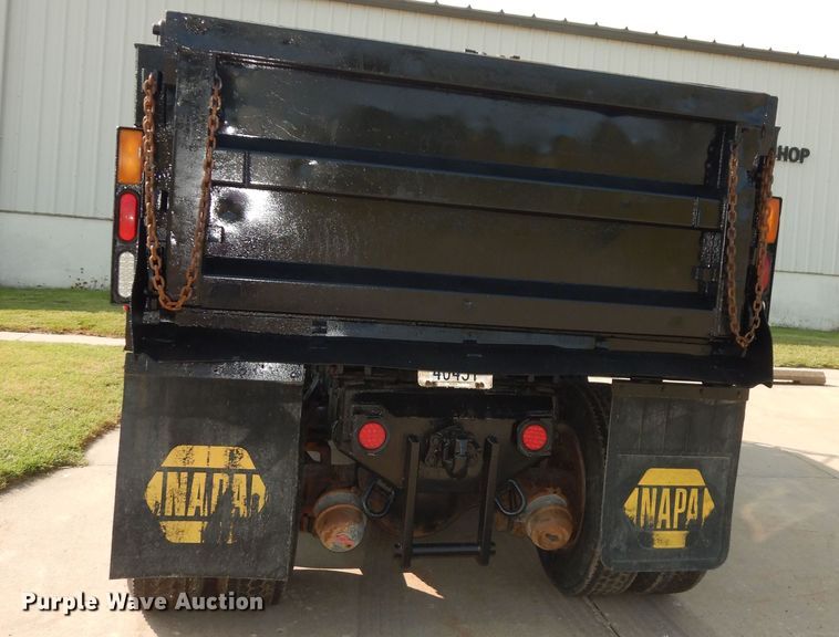 image for item LS9003 1989 Ford LNT8000  dump truck