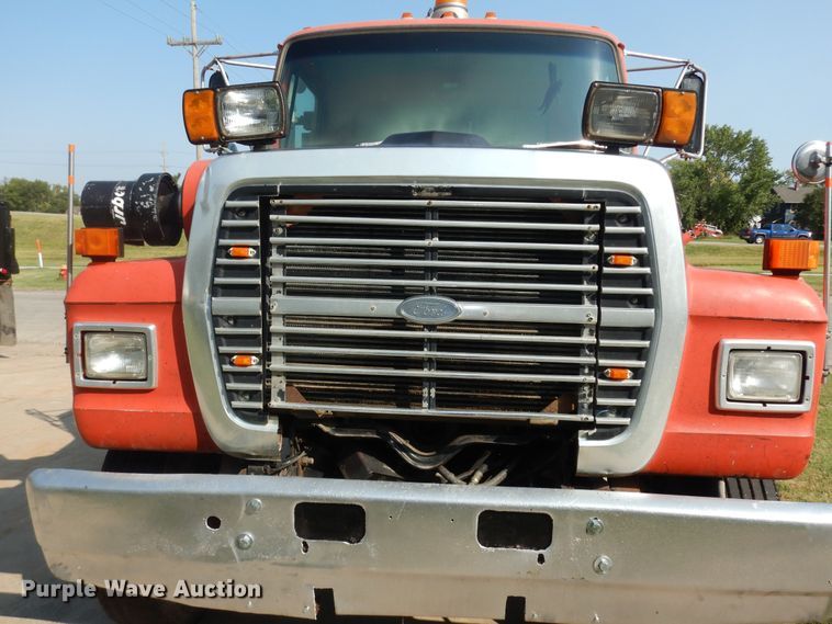 image for item LS9003 1989 Ford LNT8000  dump truck