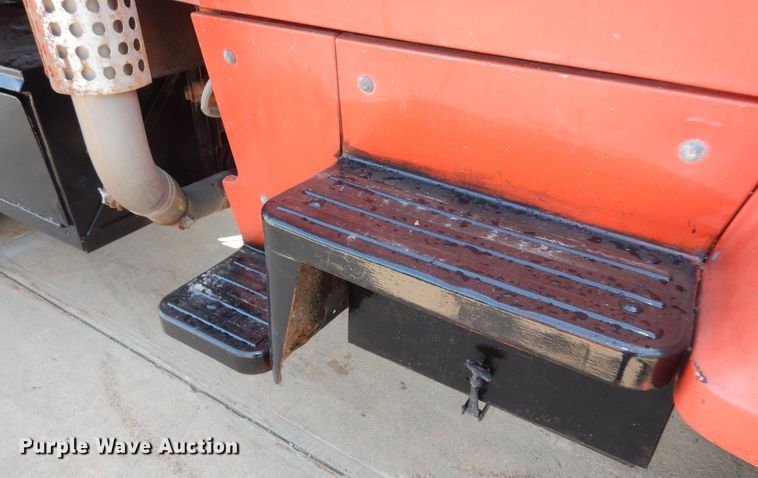 image for item LS9003 1989 Ford LNT8000  dump truck