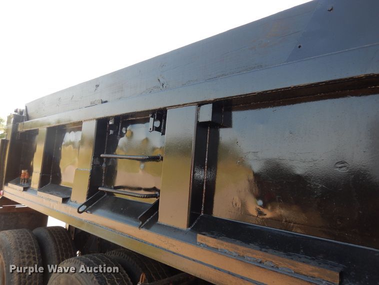 image for item LS9003 1989 Ford LNT8000  dump truck